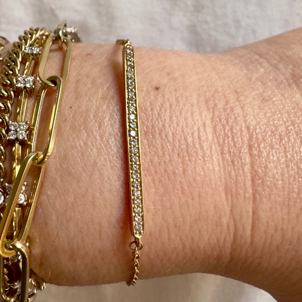 Bloomingdales 14k yellow gold pave .25 diamond bar 7 inch adjustable bracelet